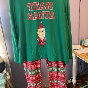 Mom’s Christmas pajamas, Team Santa